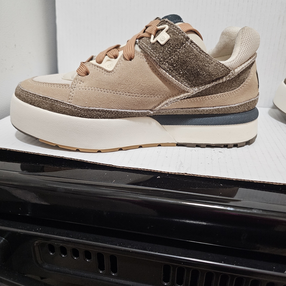 Ugg Goldencush Sneakers Suede Sand Ceramic All Gender Design Sz Men 7 Women 8 - Picture 15 of 15
